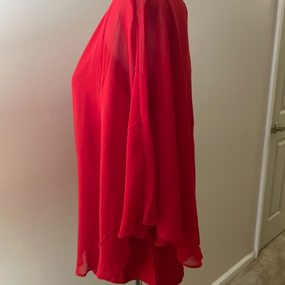 Red top with beaded neckline - Picture 4 of 9